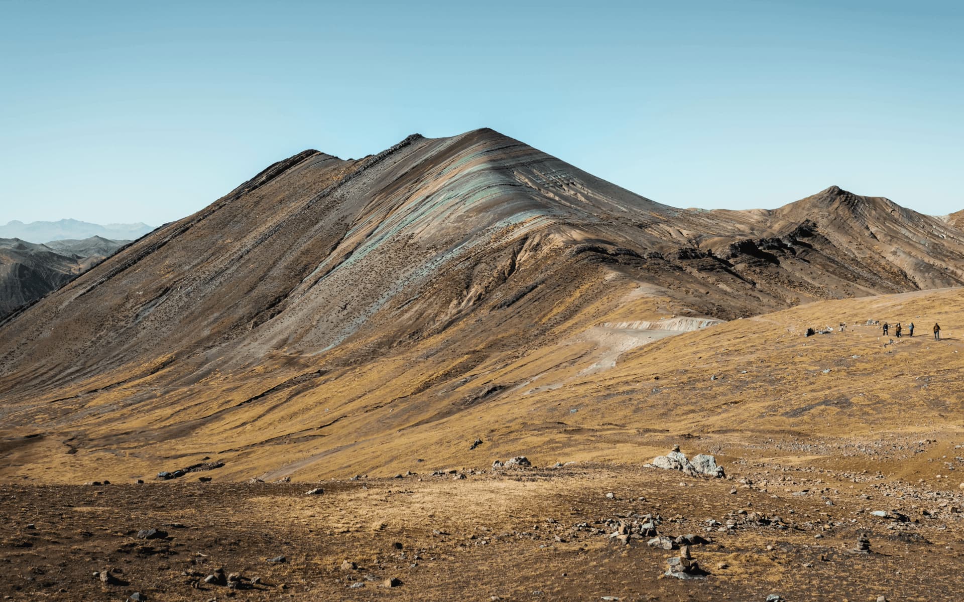 How to Prepare for High-Altitude Hiking at Palccoyo